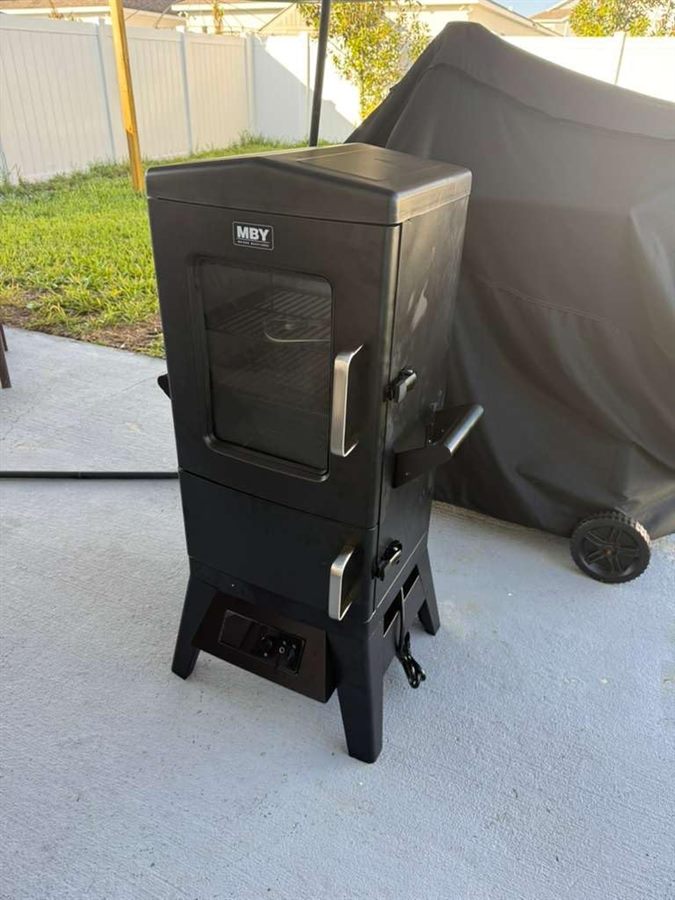 Large Vertical Electric Smoker — customer photo from Valentina Rincones