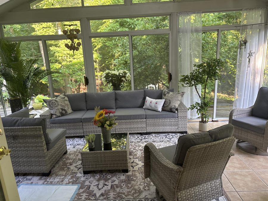 Kathy's wicker patio set